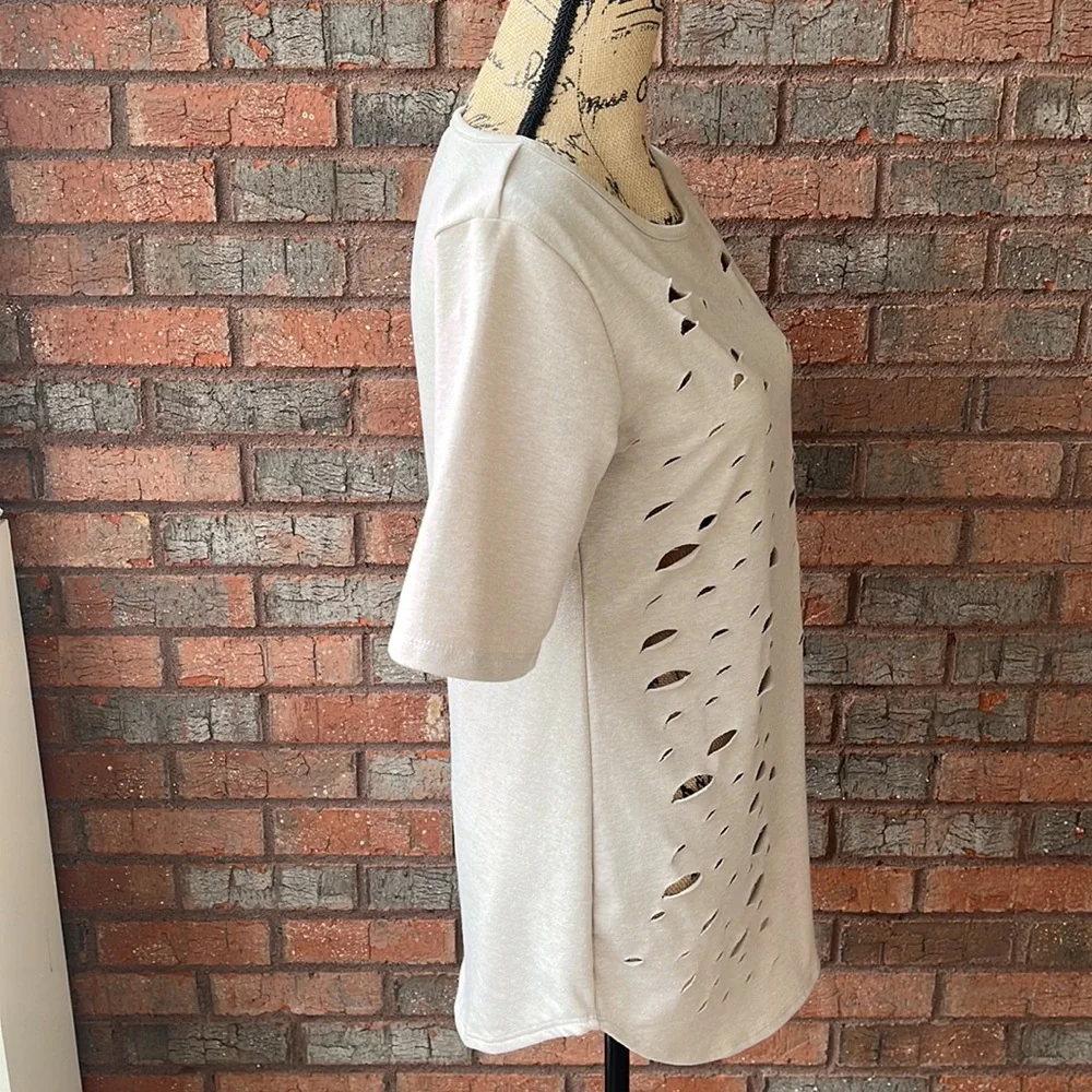 Cream Rue21 Distressed Top - Picture 2 of 8